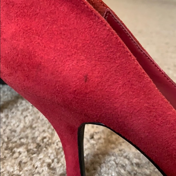 Red Pumps - Picture 5 of 5